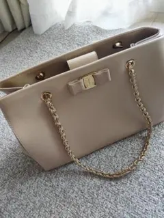 フェラガモ　バッグ