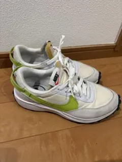 「NIKE」WAFFLE DEBUT DH9523-101のサムネイル