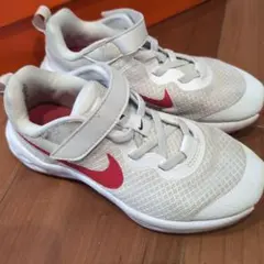 Nike ホワイト/レッド スニーカー　19cm