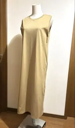 ユニクロ　ノースリーブ ロングワンピース