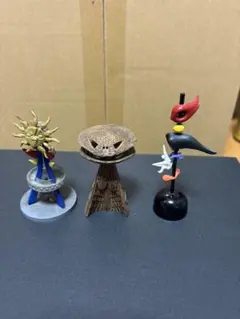 岡本太郎 呼ぶ赤い手の形のフィギュア 約5cm - メルカリ