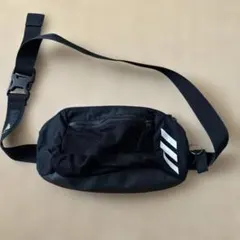 adidas ブラック ボディバッグ