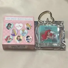 アリエル シークレットキーチェーン ディズニーストア プリンセス