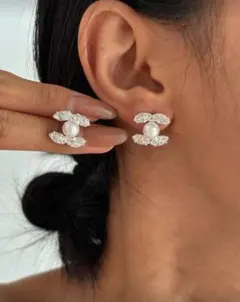 【新品値下げ中】シャネルマーク・ピアス(両耳)