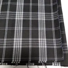 黒と白のチェック柄生地