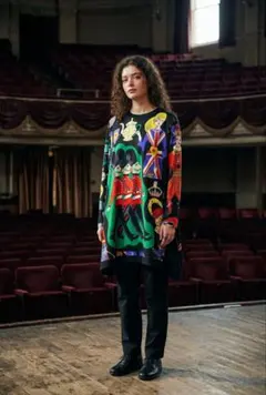 London London 丸首シャツ　A柄　トクコプルミエヴォルのサムネイル