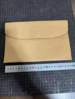 ヌメ革　クラッチバッグ