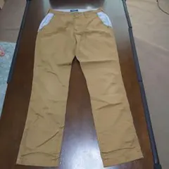 ベージュ チノパン 水玉模様 裏地