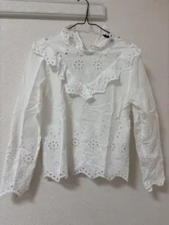 ZARA 刺繍ホワイトブラウス