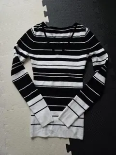 美品DURAS ボーダーニットトップス