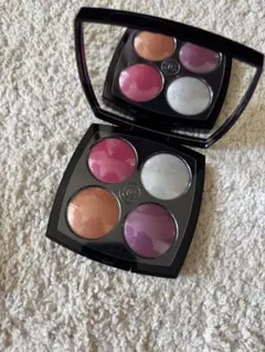 シャネル　エンチャンテッド　ナイト　アイシャドウ　チーク