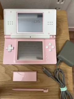 ☆充電器付き☆Nintendo ニンテンドーDS Lite ピンク×ホワイト