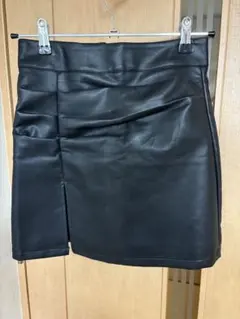黒レザータイトミニスカート