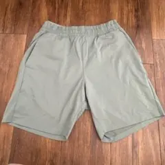 ユニクロ　ストレッチショーツ ハーフパンツ　メンズ