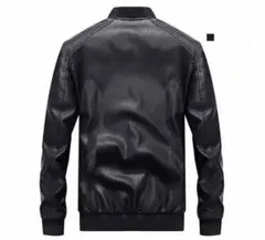 黒いダブルライダースジャケット