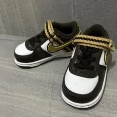 美品NIKE キッズ スニーカー 12㎝