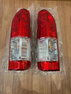 ハイエース200系8型純正テールランプ - メルカリ