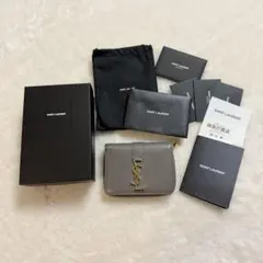 美品【SAINT LAURENT】グレインレザーコンパクトジップウォレットYSLのサムネイル