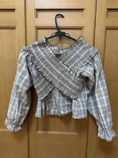 チェックブラウス