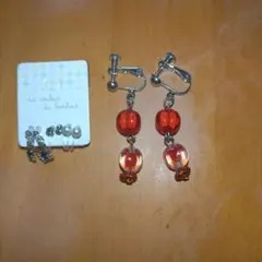 赤いアクリルビーズ クリップ式イヤリング 他3点セット　☆合計4個のお得セット☆
