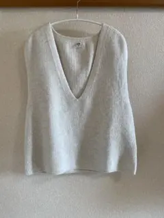 ユニクロ UNIQLO スフレヤーン ニットベスト Vネック ホワイト　サイズS