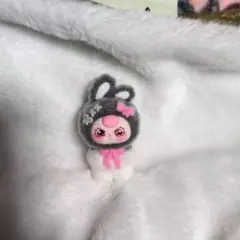 ウサギコスチュームのマスコット