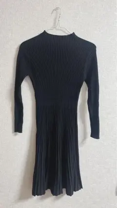 美品グレイル　プリーツ切替ニットワンピースブラックMサイズ