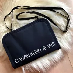 新品【CALVIN KLEIN JEANS】多機能ケースクラッチバッグサコッシュ