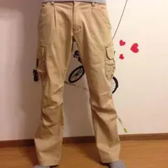 ジュンレッド。チノパンのサムネイル