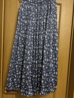 ✳︎ハニーズ✳︎花柄✳︎ネイビー✳︎ロングスカート✳︎M✳︎