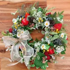 フラワーリース 春の足音10 いちごと薔薇たち 玄関リース 造花 フラワーリース 春の足音10 いちごと薔薇たち 玄関リース 造花 - メルカリ