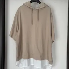 ベージュ フード付き レイヤードパーカー