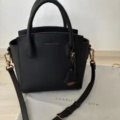 CHARLES & KEITH ブラック　ハンドバッグ