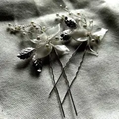 花とパールのヘアアクセサリー 2個セット