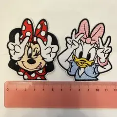 2枚セット☆ミニー デイジー アイロン ワッペン 刺繍 ディズニー ガールズ