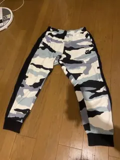 最終値下げNike カモフラージュ ジョガーパンツ Lサイズ