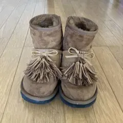 フリンジ付きブラウンムートンブーツ