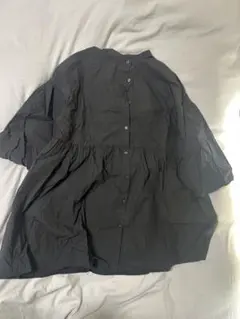 黒いボタン付きフレアシャツ サイズF