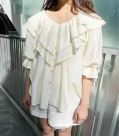 ナイスクラップ　ラッフルフリル半袖ブラウス