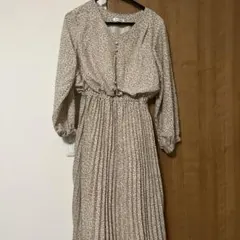 フラワープリント 長袖　ワンピース