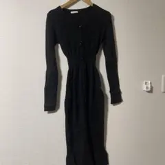 リゼクシー 黒 ボタン付き ニットワンピース ロング