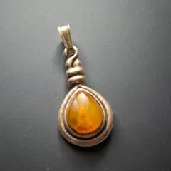 【英国仕入れ】ヴィンテージ アンバー 雫型ペンダントトップ silver925