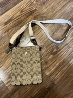 ほぼ未使用♡美品COACH コーチ シグネチャー ショルダーバッグ 斜め掛け