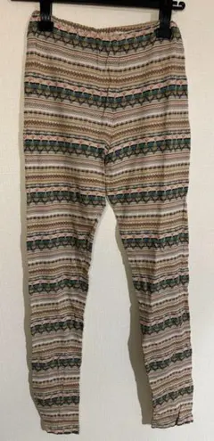 幾何学模様レギンス ベージュ・グリーン　スパッツ　　　Mサイズ