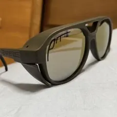 Item thumbnail for item 4273d9b8-2ead-4c6f-8917-bd7197a5453d