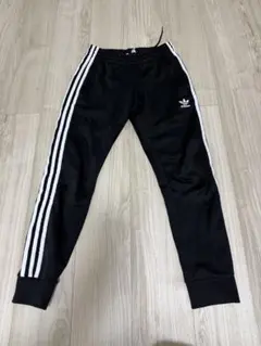 アディダス ブラック ジャージ パンツXS