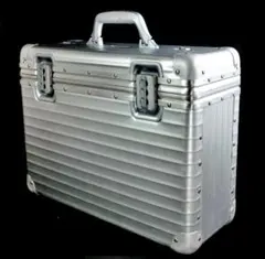 リモワ TOPAS 廃盤『パイロットケース』アルミ（XL）38L（1420） 2026年最新】rimowa topas pilotの人気アイテム - メルカリ