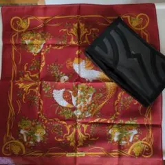 Salvatore Ferragamo ハンカチ& 黒ポーチのサムネイル