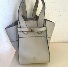 ハンドバッグ　グレージュ　小さなバッグ　レザー　革　可愛い