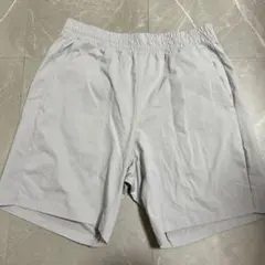 UNIQLO ショートパンツ ライトグレー Mサイズのサムネイル